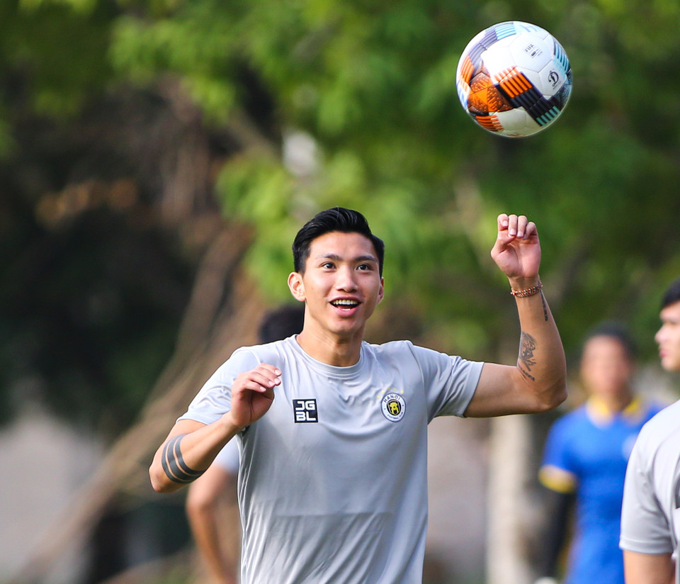 Trong khi đó, Văn Hậu cho thấy thể trạng và phong độ ổn định, sẵn sàng trở lại thăng hoa ở mùa giải tới. (Ảnh: Hiển Nguyễn/Vietnam+) 