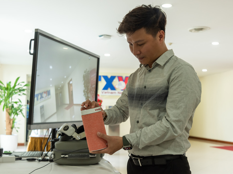 Đây là một trong những sản phẩm công nghệ được trưng bày tại Hội thảo “Công nghệ thúc đẩy đa dạng hóa nguồn thu cho báo chí” diễn ra vào chiều ngày 18/6 tại số 5 Lý Thường Kiệt, Hoàn Kiếm, Hà Nội.