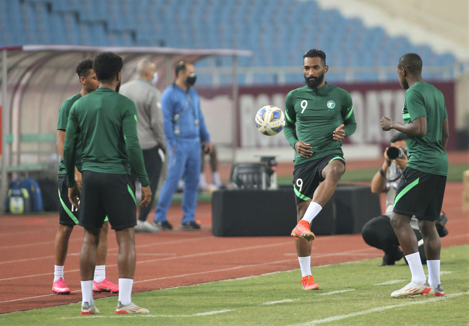 Đội tuyển Saudi Arabia có buổi tập chính thức làm quen sân thi đấu Mỹ Đình vào tối nay (15/11), trước khi bước vào trận đấu chính thức với Việt Nam ở lượt trận thứ sáu của bảng B tại vòng loại thứ ba World Cup 2022. (Ảnh: PV/Vietnam+)