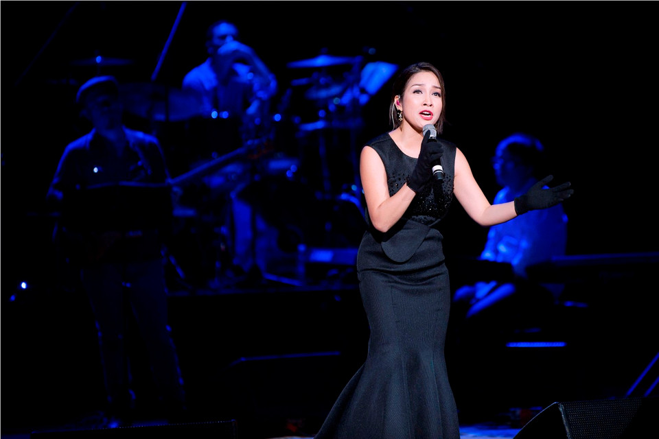 Như ca khúc 'Mùa cũ' là tâm tư của chính nữ ca sỹ về người cũ, cuộc tình đã ngủ yên của mình. (Ảnh: Tú Nguyễn)