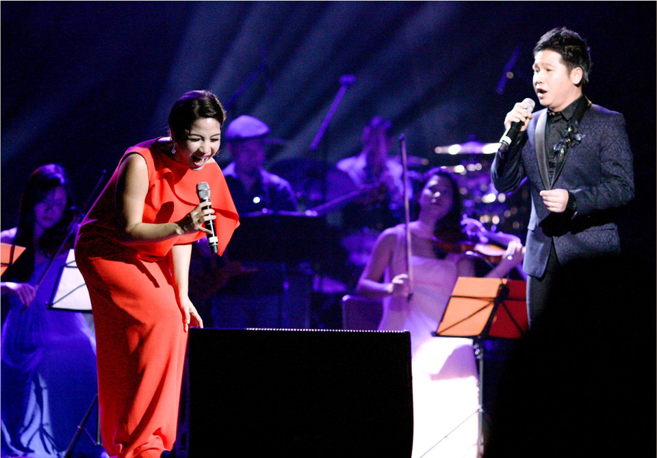 Mỹ Linh thăng hoa bên khách mời Trọng Tấn, trong bản semi kinh điển thế giới. (Ảnh: Tú Nguyễn)