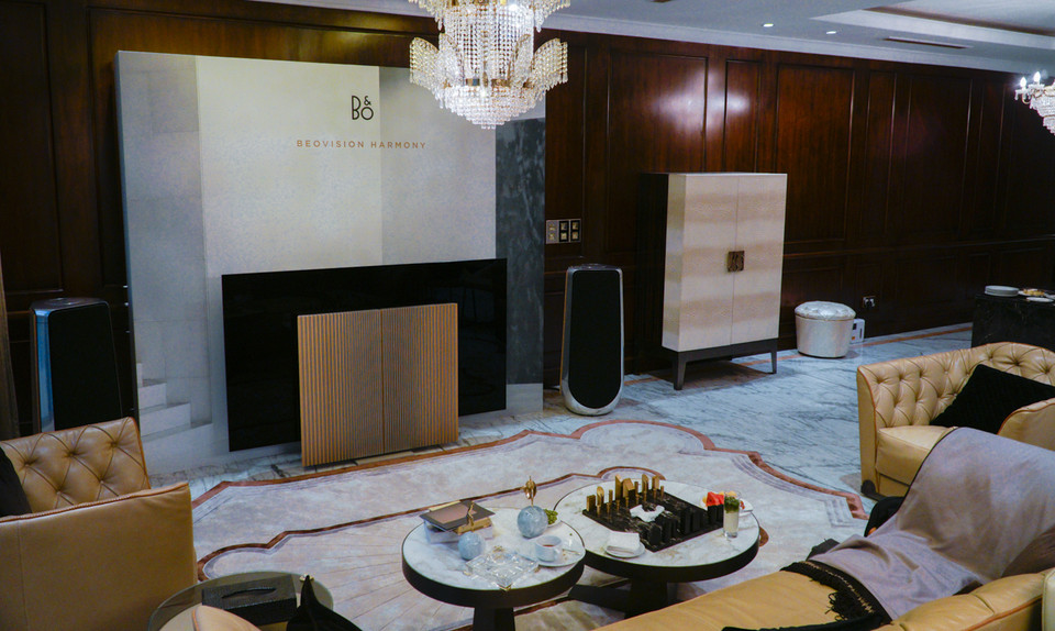 Bang &amp; Olufsen là một thương hiệu toàn cầu về phong cách sống xa xỉ, được thành lập năm 1925 ở Struer, Đan Mạch, bởi Peter Bang và Svend Olufsenh. (Ảnh: Minh Hiếu/Vietnam+)