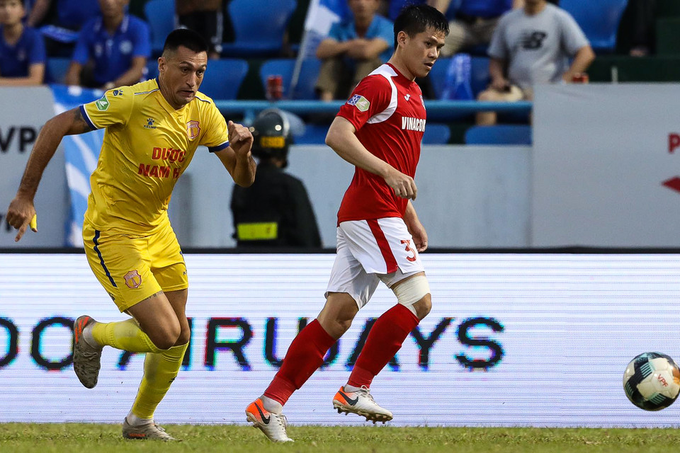 Thế nhưng, khác hoàn toàn 45 phút đầu tiên, hiệp hai trận đấu không có thêm bàn thắng nào khi các tiền đạo liên tục bỏ lỡ cơ hội. (Ảnh: Phúc Tá/Vietnam+)