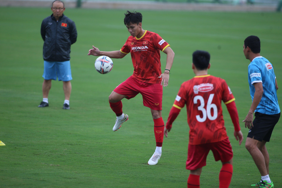 Trung vệ Quế Ngọc Hải cho biết đội tuyển Việt Nam cố gắng tập trung tối đa cho mục tiêu AFF Cup 2022 nên phải nỗ lực từ những điều nhỏ nhất trong mỗi buổi tập. (Ảnh: Hiển Nguyễn/Vietnam+)