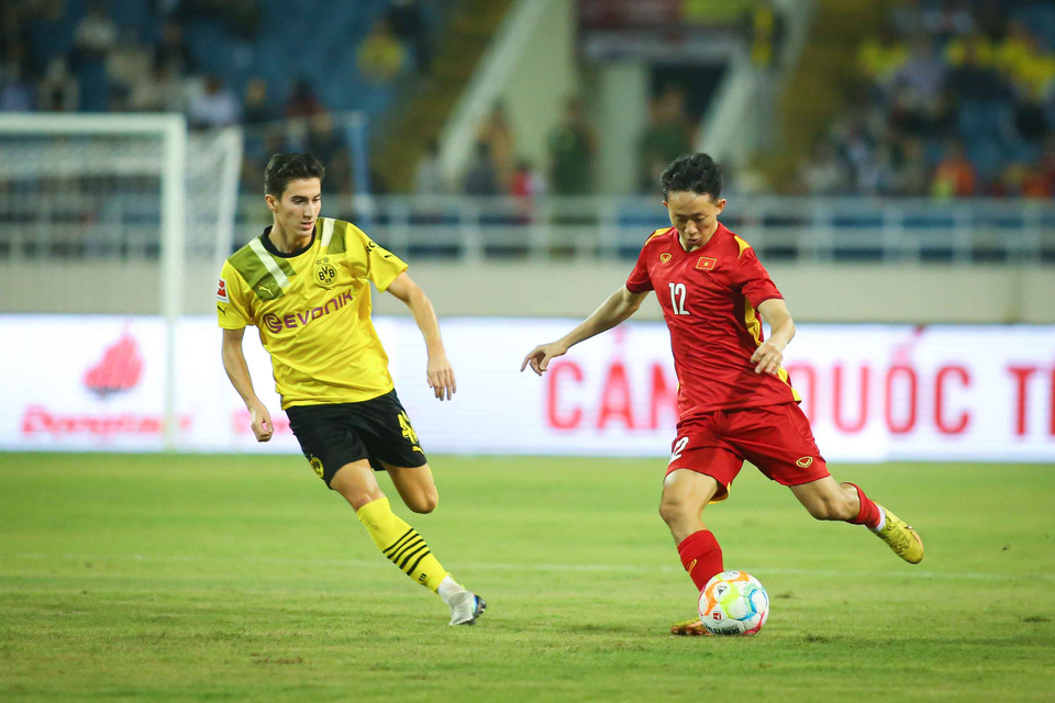 Tuy nhiên, đội tuyển Việt Nam nhanh chóng lấy lại thế trận sau những phút đầu chệch choạc. (Ảnh: PV/Vietnam+)