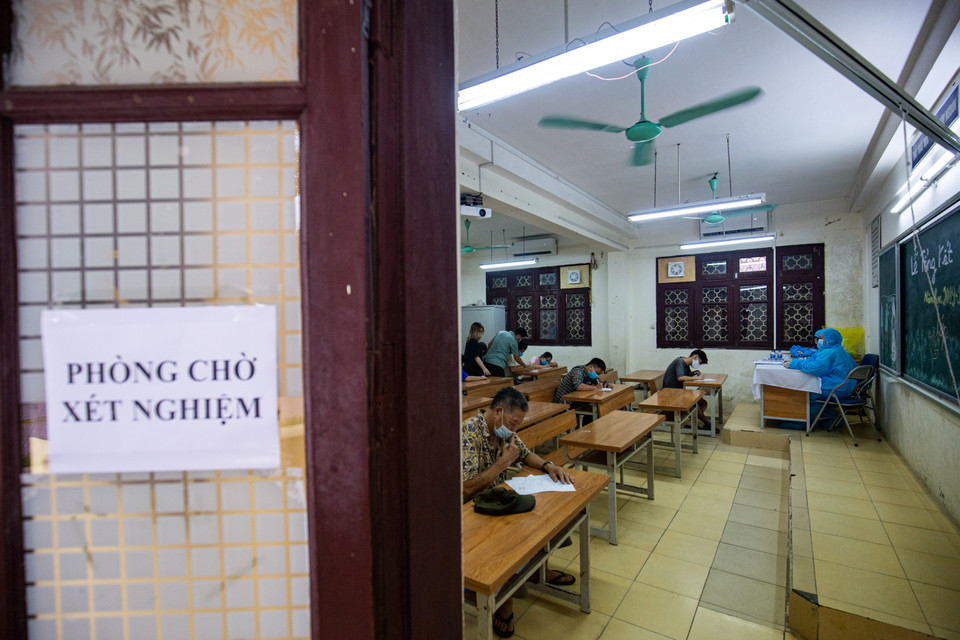 Người dân đều phải khai báo thông tin cá nhân, tiền sử bệnh lý,…