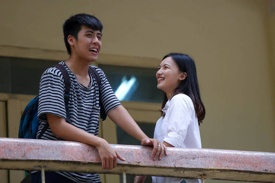 Thí sinh làm thủ tục tham dự kỳ thi Trung học Phổ thông Quốc gia. (Ảnh: Minh Sơn/Vietnam+)