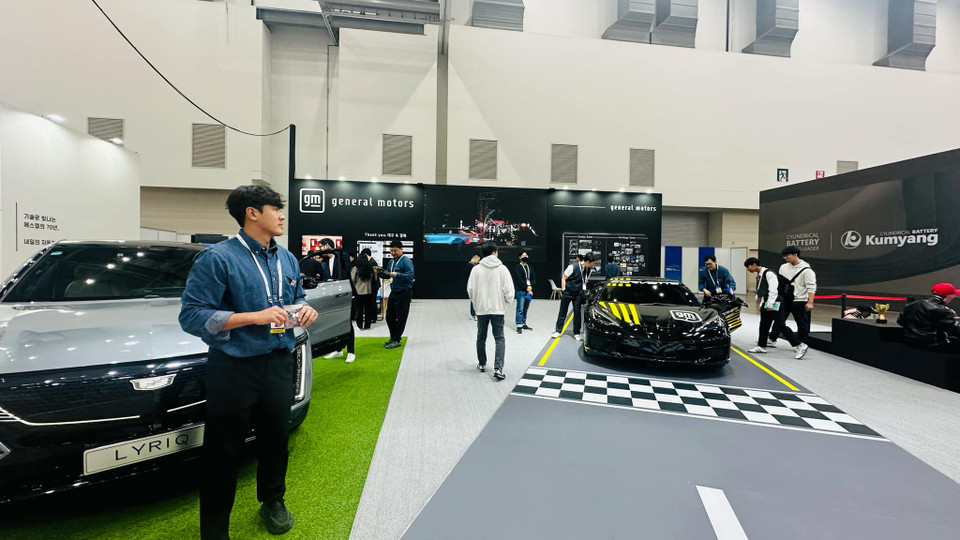 Các mẫu xe điện của General Motor thu hút rất nhiều sự quan tâm. (Nguồn: Vietnam+)