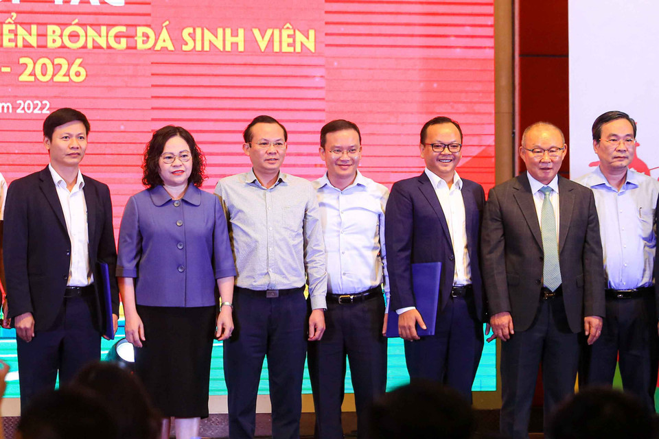 Vào buổi trưa hôm qua (17/10), nhà cầm quân người Hàn Quốc cùng Liên đoàn bóng đá Việt Nam thông báo quyết định không tiếp tục gắn bó sau khi hợp đồng hiện tại kết thúc vào tháng 1/2023. (Ảnh: PV/Vietnam+)