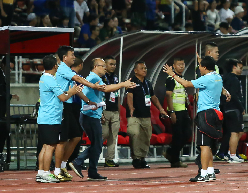 Dường như mọi toan tính của huấn luyện viên Park Hang-seo ở trận đấu này đều đã được hiện thực hóa. Ông ăn mừng cùng các trợ lý ngay sau tiếng còi mãn cuộc trận đấu với kết quả hòa 0-0.