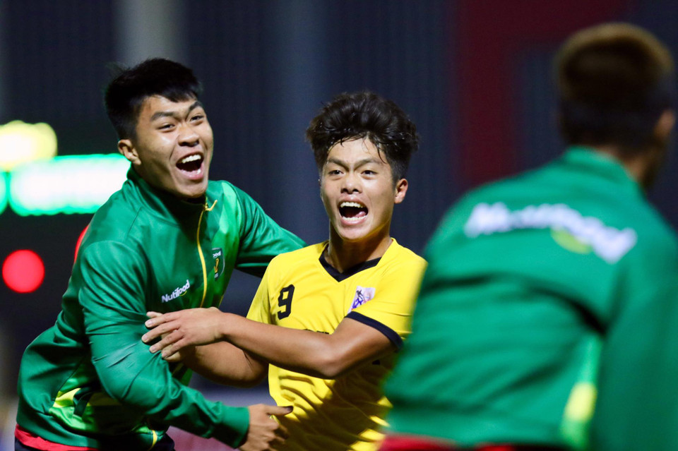 Bàn thắng này khiến cầu thủ và ban huấn luyện U21 Nutifood vỡ òa vì có chức vô địch đầu tiên. (Ảnh: VFF)