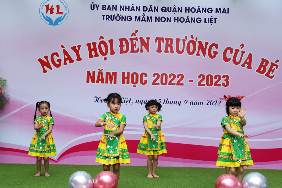 Tiết mục văn nghệ chào mừng năm học mới của các bé trường mầm non Hoàng Liệt. (Ảnh: Hoài Nam/Vietnam+)