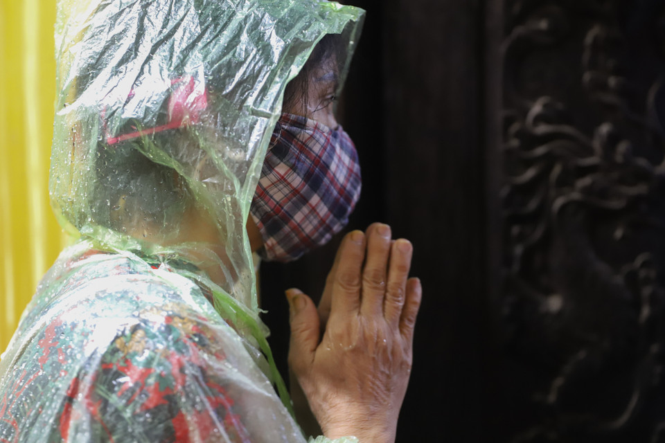 Vu Lan - mùa báo hiếu, không chỉ là nghi lễ riêng của Phật giáo mà đã trở thành nét đẹp văn hóa truyền thống của người Việt. (Ảnh: Hoài Nam/Vietnam+)