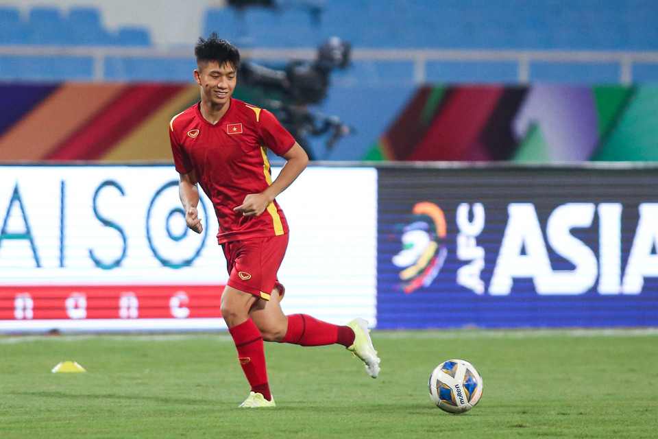 Những cầu thủ chưa có phong độ cao ở trận gặp Saudi Arabia như tiền vệ Phan Văn Đức có thể phải nhường chỗ cho các nhân tố mới. (Ảnh: PV/Vietnam+)