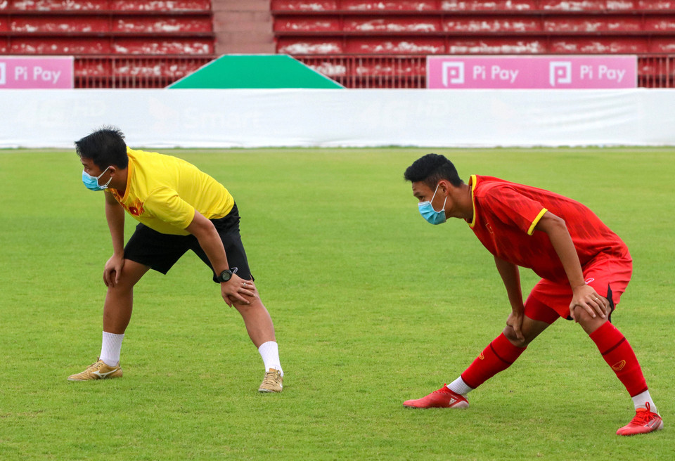 Buổi tập chuẩn bị cho trận chung kết chỉ kéo dài trong vòng 1 giờ đồng hồ. Tuy nhiên, các cầu thủ và ban huấn luyện đều đã sẵn sàng cho trận gặp U23 Thái Lan. (Ảnh: VFF)