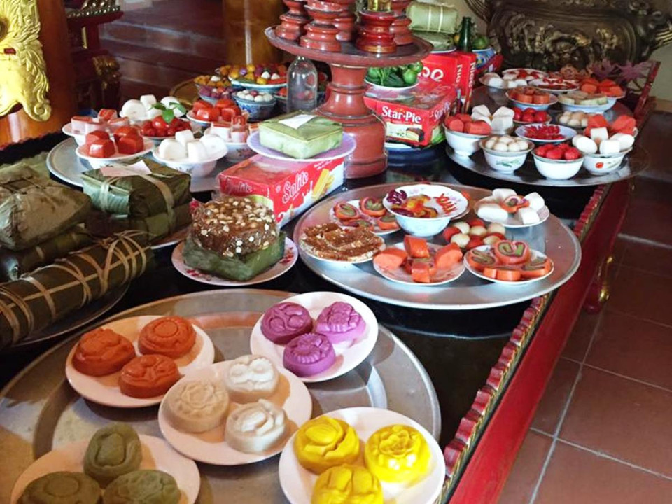 Mâm bánh cúng trong ngày Tết là truyền thống tốt đẹp của nhiều vùng tại xứ Nghệ. (Ảnh: Thanh Tâm/Vietnam+)