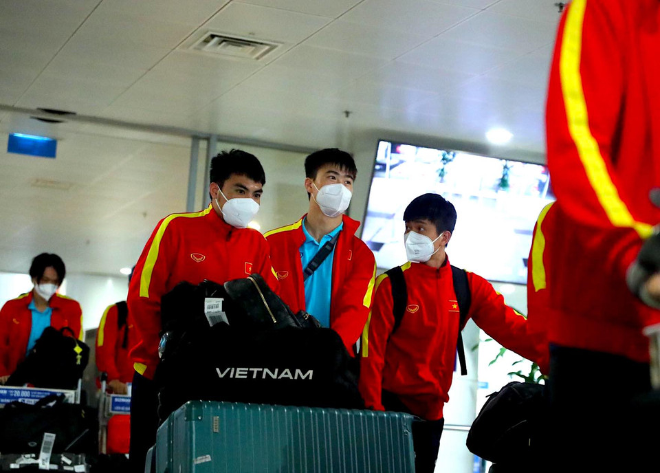 Đội tuyển Việt Nam phải ở lại Singapore 5 ngày kể từ khi dừng bước tại AFF Cup 2020 vào hôm 26/12 vì không có chuyến bay trở về. (Ảnh: CTV/Vietnam+)