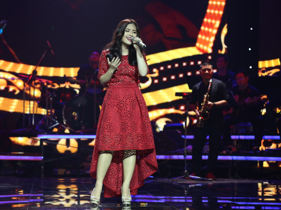 Hoàng Yến bị nhạc sỹ Trần Tiến "chê" hát không cảm xúc và đồng điệu với bài hát (Ảnh: BTC)