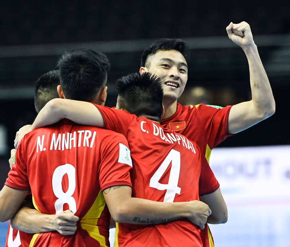Đây là lần thứ hai tuyển futsal Việt Nam vượt qua vòng bảng ở sân chơi lớn nhất hành tinh này sau lần đầu tham dự vào năm 2016. (Ảnh: VFF)