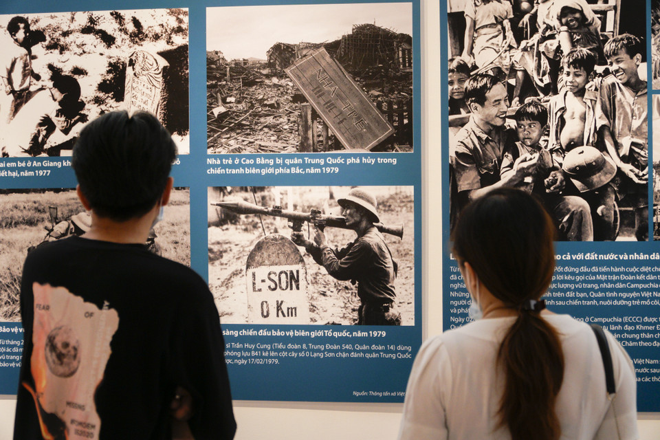 Những hình ảnh quý giá trong thời chiến. (Ảnh: Minh Hiếu/Vietnam+)