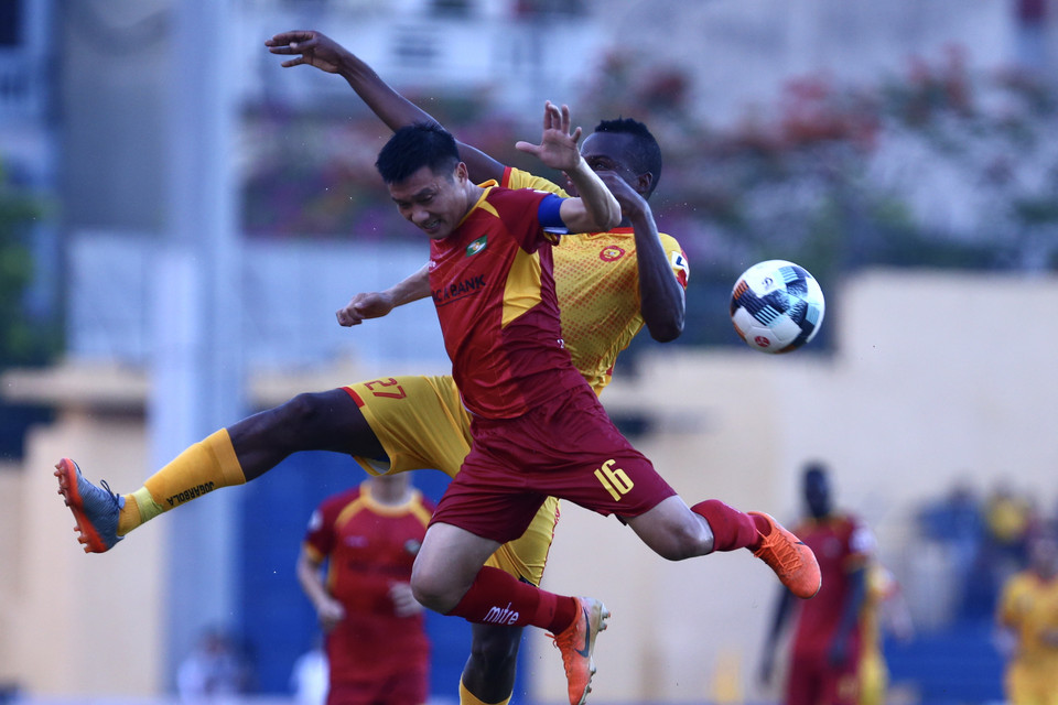 Điều này khiến trận đấu có phần tẻ nhạt. Các cơ hội nguy hiểm thật sự không xuất hiện trong phần lớn thời gian của trận đấu. (Ảnh: Nguyên An/Vietnam+)