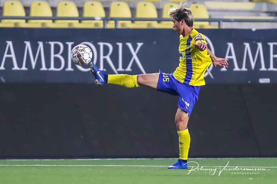 Cầu thủ này đã chơi nỗ lực với khả năng đi bóng kỹ thuật quen thuộc cùng việc tích cực dứt điểm. (Ảnh: STVV)