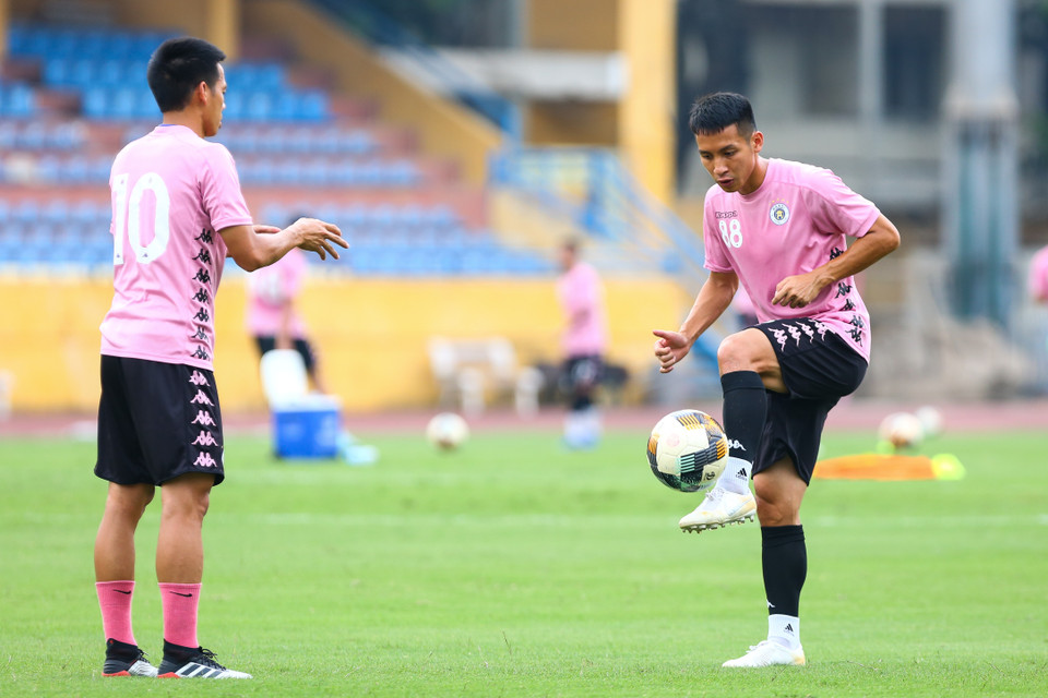 Trong đội hình Hà Nội FC hiện tại có 3 cầu thủ giành về tới 6 Quả bóng Vàng Việt Nam. Tiền vệ Hùng Dũng là người mới nhất nhận giải thưởng này của năm 2019. (Ảnh: Nguyên An/Vietnam+)