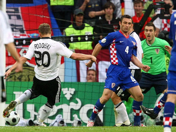 Ghi bàn trong trận gặp Croatia tại Euro 2008 (Ảnh: Nguồn Dfb.de)