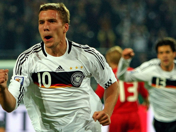 Ghi bàn trong trận gặp Balan tại Euro 2008 (Ảnh: Nguồn Dfb.de)