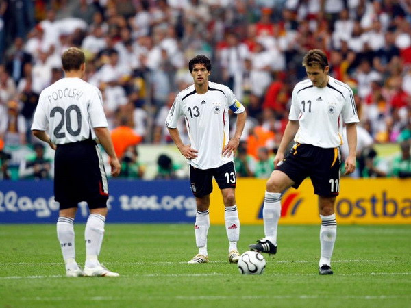 Cùng với Klose là cặp đôi tấn công hiệu quả của tuyển Đức tại World Cup 2006 (Nguồn: Dfb.de)