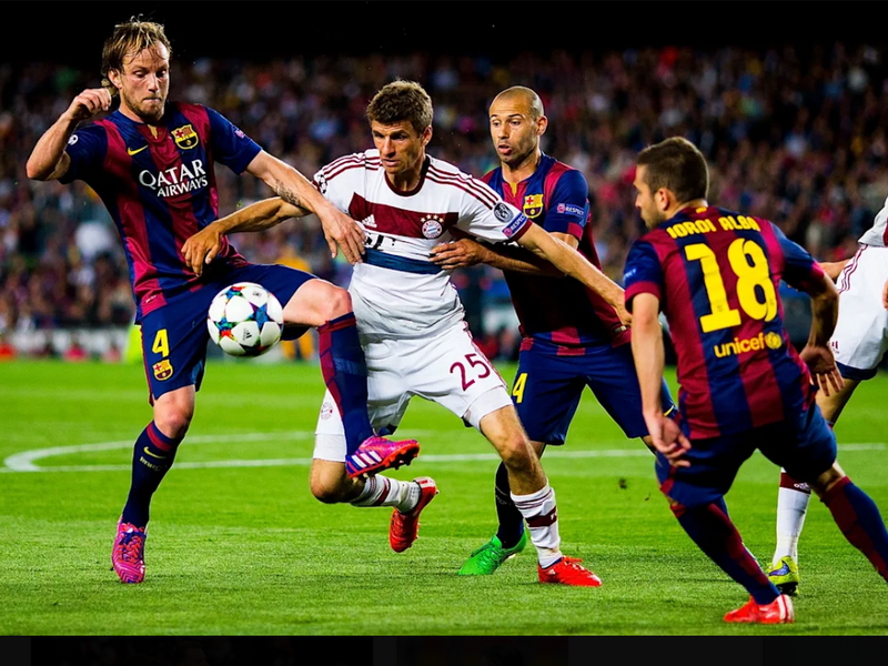 Trong 500 trận khoác áo Bayern, Mueller đá 328 trận tại Bundesliga, 107 trận Champions League, 52 trận DFB Pokal, 9 trận Super Cup, 2 trận sơ loại Champions League, 1 trận Club World Cup và 1 trận UEFA Super Cup (Nguồn: Fcb.de)