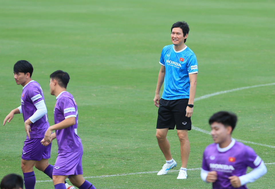 Trợ lý Park Chung-kyun (huấn luyện trưởng Hà Nội FC) cũng đã có mặt ở tuyển Việt Nam để làm việc sau khi nhận lời mời từ ông Park Hang-seo. (Ảnh: VFF)