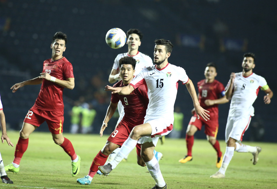 Đội bóng từ Tây Á chơi tốt, có những cơ hội nguy hiểm nhưng bị U23 Việt Nam áp đảo ở những phút cuối trận bằng liên tiếp những tình huống cố định. (Ảnh: Nguyên An/Vietnam+)