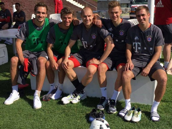 Badstuber đã có kỳ huấn luyện cuối với các đồng đội Bayern trước khi sang S04 theo một bản hợp đồng cho mượn đến cuối mùa (Nguồn Fcb.de)