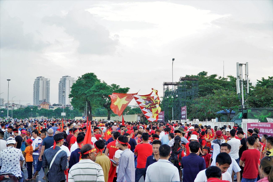 Khoảng 1.000 vé được phân phối cho cổ động viên Malaysia đến sân Mỹ Đình, trong đó khoảng 300 người thuộc nhóm Ultras Malaysia. (Ảnh: Minh Hiếu/Vietnam+)