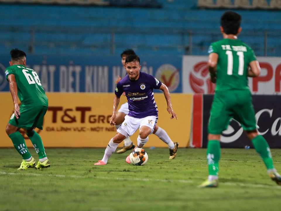 Trong 45 phút tiếp theo, Hà Nội FC tiếp tục áp đảo, chơi kiểm soát bóng và tấn công liên tục. (Ảnh: Hiển Nguyễn/Vietnam+)