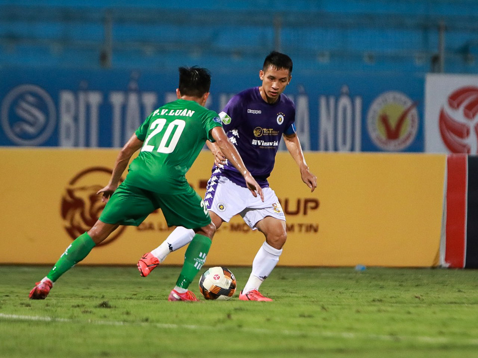 Những phút cuối trận, Hà Nội FC tạo cơ hội cho hàng loạt cầu thủ trẻ như Thái Quý, Xuân Tú, Đặng Văn Tới khi đã cầm chắc chiến thắng 7-0 trong thế trận tấn công áp đảo hoàn toàn. (Ảnh: Hiển Nguyễn/Vietnam+)