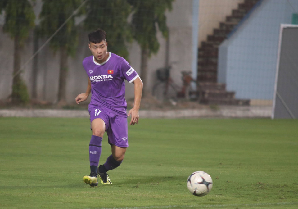 Họ hiểu mỗi buổi tập ở đợt tập trung này đều là bài kiểm tra, đánh giá và sàng lọc lực lượng dành cho U22 Việt Nam trong quá trình chuẩn bị cho SEA Games 31 và Vòng loại U23 châu Á 2022. (Ảnh: PV/Vietnam+)