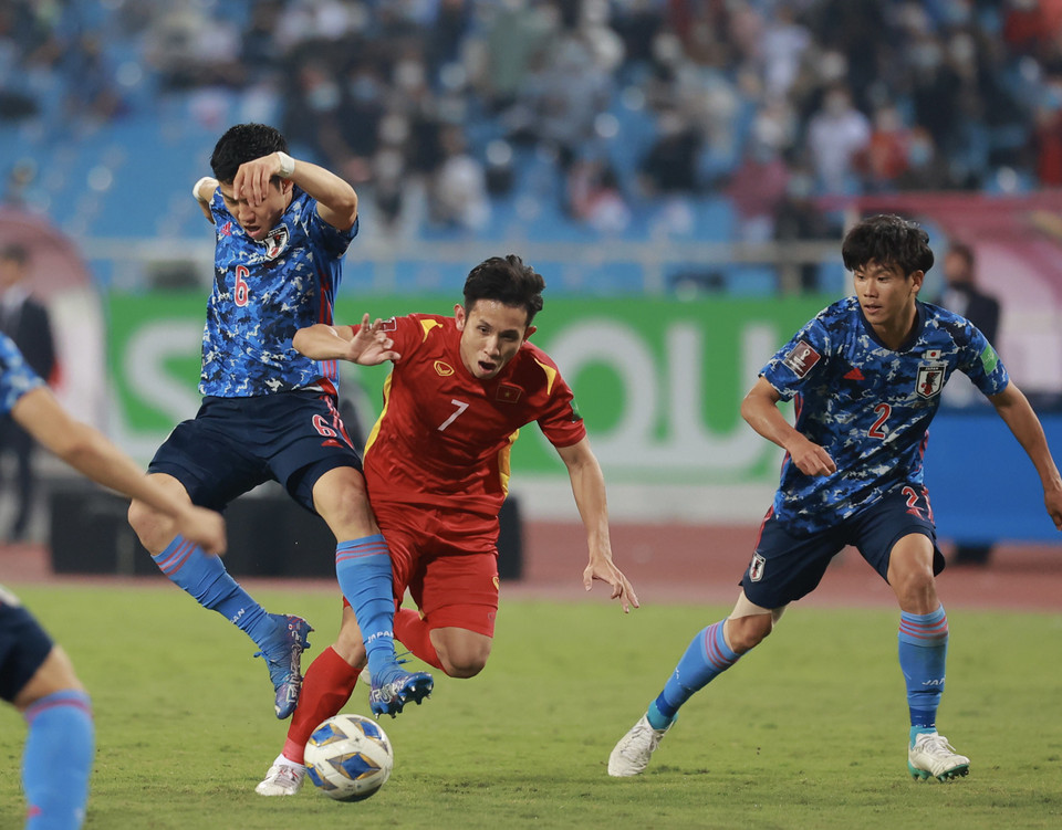 Suốt 90 phút, tuyển Việt Nam không có cơ hội nguy hiểm đáng kể. Những pha bóng dồn ép chỉ thực sự tới ở thời điểm cuối trận khi Nhật Bản chơi chậm lại để bảo toàn tỷ số. (Ảnh: PV/Vietnam+)