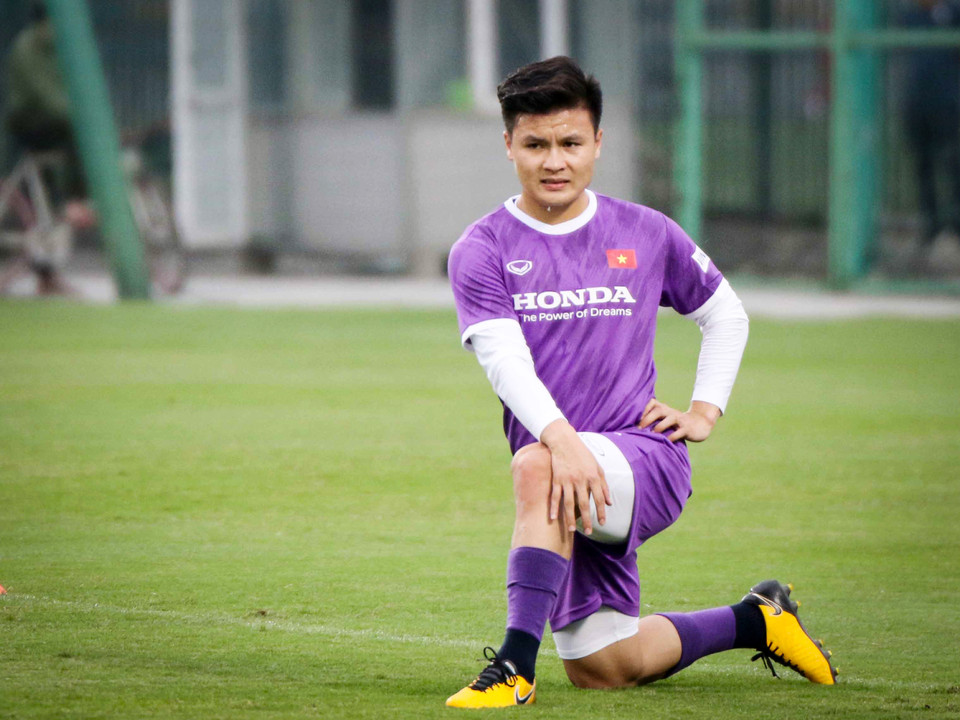 Trong buổi tập vào chiều nay (17/3), đội tuyển Việt Nam đã có đầy đủ 28 cầu thủ như kế hoạch để chuẩn bị cho trận gặp Oman, sau khi nhóm cầu thủ Hà Nội FC có mặt sau khi vừa thi đấu tại V-League 2022. (Ảnh: VFF)