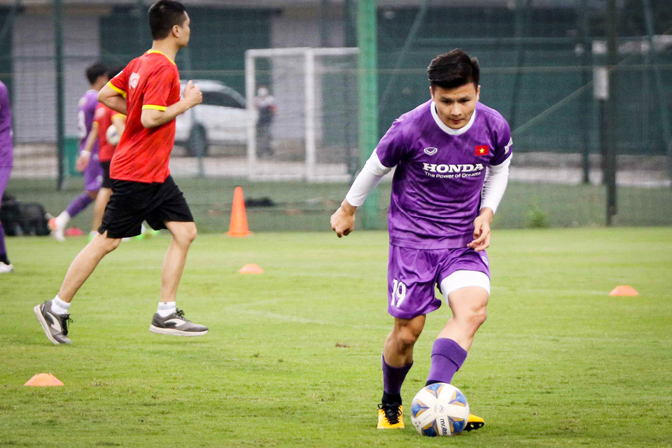 Đội tuyển Việt Nam vẫn đang giữ vững được sự hứng khởi cùng tinh thần quyết tâm cao tại chiến dịch vòng loại thứ ba World Cup 2022, đặc biệt sau khi giành chiến thắng trước đội tuyển Trung Quốc vào ngày Mùng 1 Tết nguyên đán. (Ảnh: VFF)