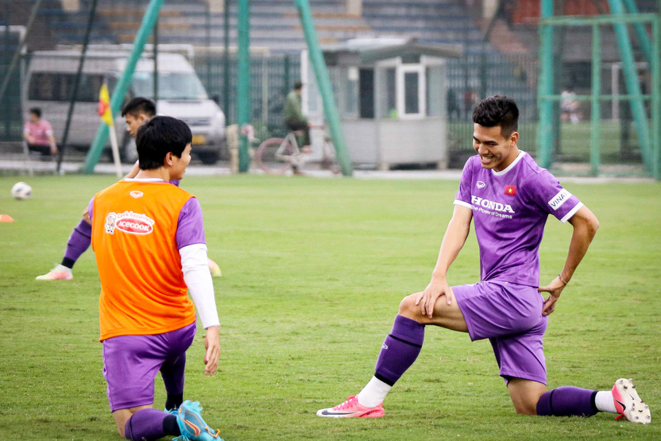 Tuy nhiên, tiền đạo Tiến Linh đã gần bình phục chấn thương và trở lại tập luyện bình thường với toàn đội. (Ảnh: VFF)