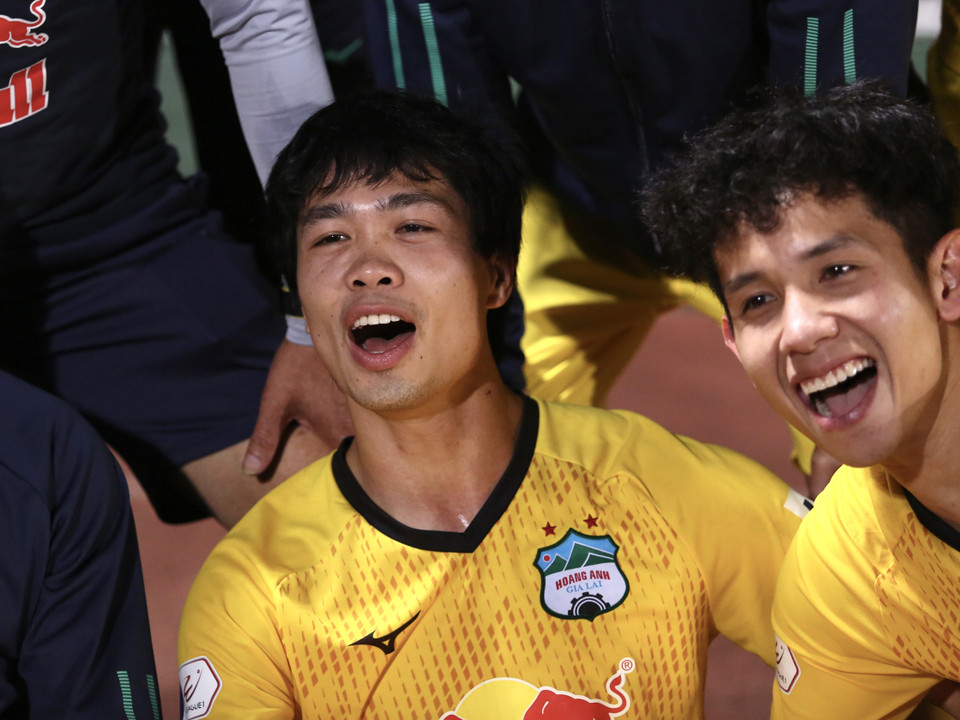 Sau trận đấu, Hoàng Anh Gia Lai ăn mừng tưng bừng khi có chiến thắng 3-0 thuyết phục ngay trên sân khách. (Ảnh: Hiển Nguyễn/Vietnam+)