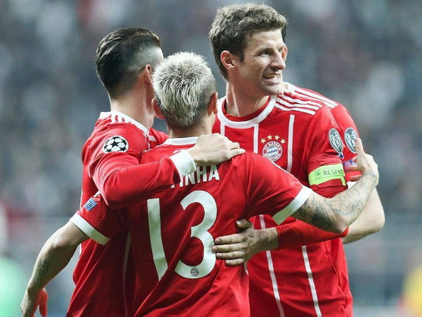 Bàn thắng thứ 2 của Bayern do cầu thủ Besiktas đá phản lưới (Nguồn: Fcb.de)