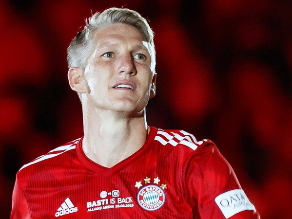 Basti: Điều quan trọng nhất trong sự nghiệp của tôi không phải những chiến tích đạt được mà chính là niềm vui tôi thấy được trong mắt người hâm mộ