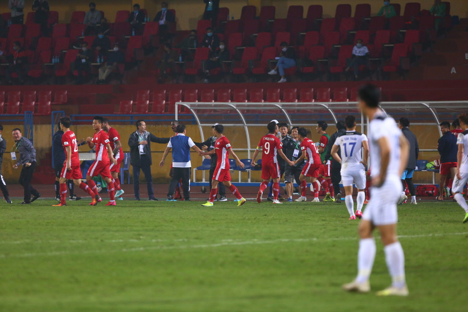 Tiếp tục Viettel ghi bàn nâng tỷ số 3-2 ở phút 90 khi Hoàng Anh Gia Lai đánh mất thế trận và phòng ngự lỏng lẻo. (Ảnh: Nguyên An/Vietnam+)