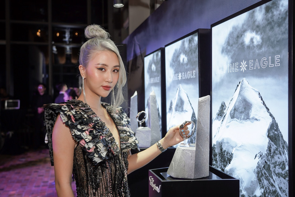 Quỳnh Anh Shyn xuất hiện lộng lẫy trong outfit của mình. Cô đang dần chứng tỏ bản thân với phong cách mới. (Ảnh: CTV/Vietnam+)