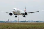 Hãng hàng không Emirates (Các Tiểu vương quốc Ả Rập Thống nhất-UAE) tại Sân bay quốc tế Nội Bài. (Ảnh: Phan Công/Vietnam+)