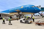 Vietnam Airlines đã thực hiện hai chuyến bay đặc biệt vận chuyển lực lượng và hàng hóa hỗ trợ tới Venezuela. (Ảnh: PV/Vietnam+)