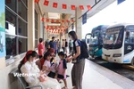 Cảnh tượng Bến xe Mỹ Đình vắng vẻ hành khách đi lại trong ngày đầu của kỳ nghỉ Lễ Quốc khánh 2/9. (Ảnh: Việt Hùng/Vietnam+)